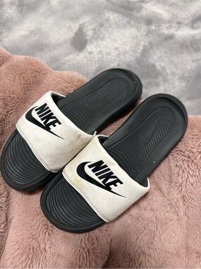 Nike Black and White Casual Slide